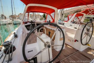 Cockpit von Segelyacht Beneteau Oceanis 35