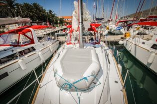 Deck von Segelyacht Beneteau Oceanis 35