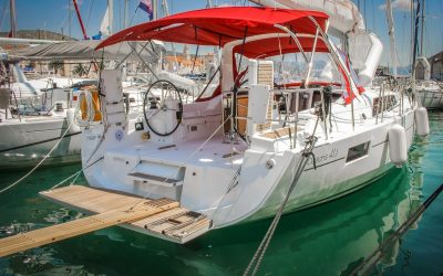 Heck mit Badeplattform von Segelyacht Beneteau Oceanis 41.1