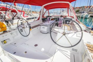 Cockpit von Segelboot Beneteau Oceanis 41