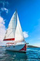 Segelyacht Beneteau Oceanis 45 beim Segeln in Kroatien