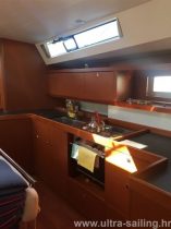 Küche von Segelyacht Beneteau Oceanis 45