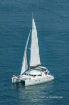 Katamaran Lagoon 380 beim Segeln in Kroatien