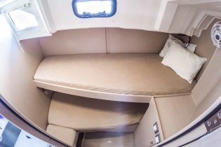 Hochbett-Kabine von Oceanis 46.1 Segelboot