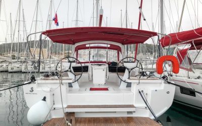 Cockpit von Oceanis 46.1 "Andiamo" Segelboot