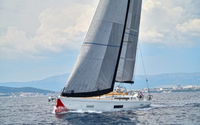 Segelyacht First 53 beim Segeln in Kroatien