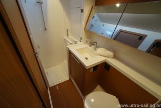 Toilette von Segelyacht First 53
