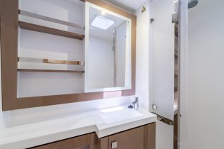 Toilette von Katamaran Saba 50