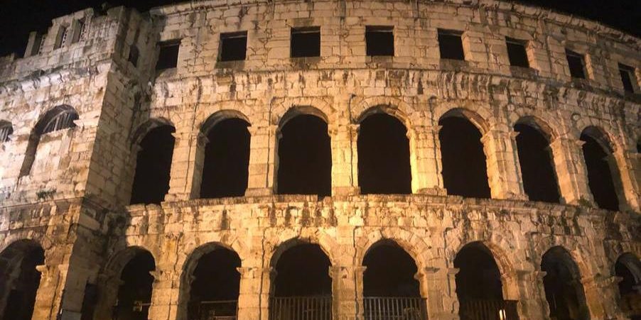 Amphitheater in der Altstadt von Pula