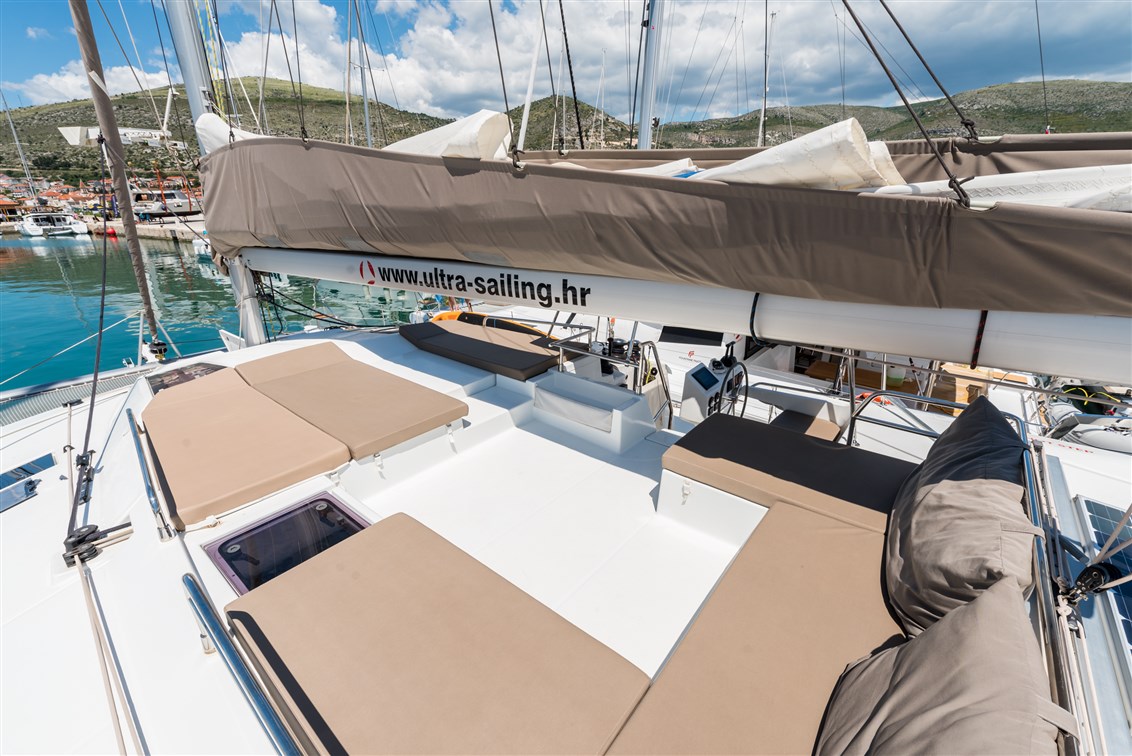 Flybridge von Katamaran Saba 50